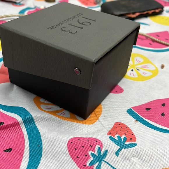 NWT 1913 Stainless Steel Simple Cross necklace, 24” chain - Picture 4 of 6